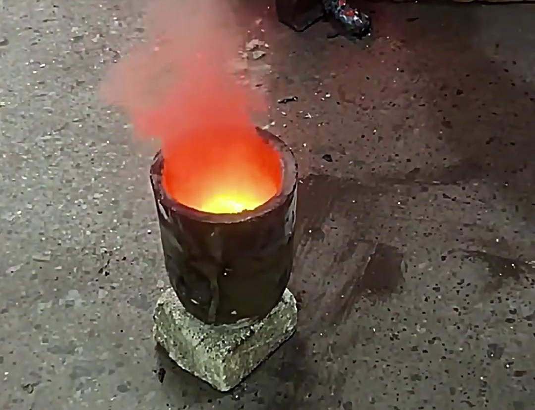 海拓中高頻感應加熱熔煉爐，小型金屬加工工廠的得力伙伴