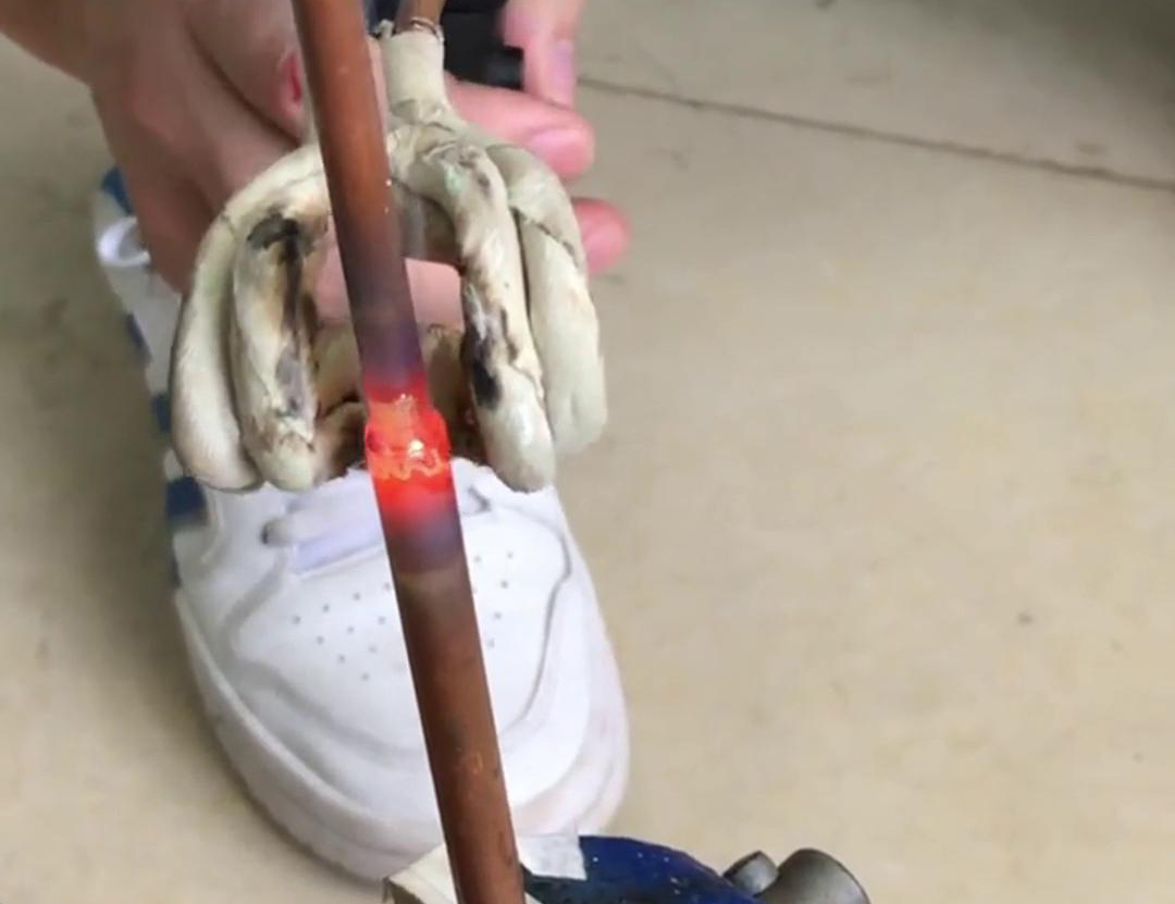 手持式高頻焊接設(shè)備，4-16銅管焊接，2秒焊接完成，代替火焰焊接，安全省時省人工